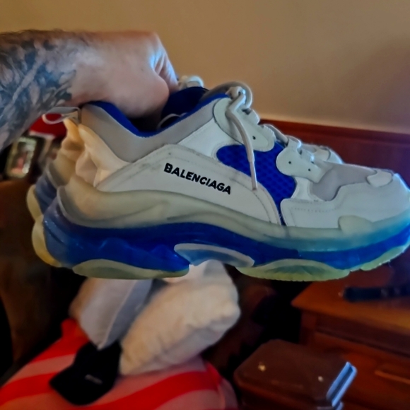Shoes - Picture 1 of 1
